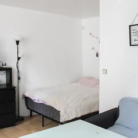 A Cosy Little Nest In The 5th Arrondissement Parigi